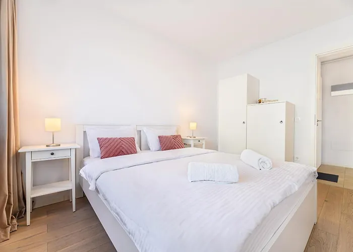Jad Luxury 3 Rooms & 2 Rooms Apartments In Kasper, Near Coresi Mall