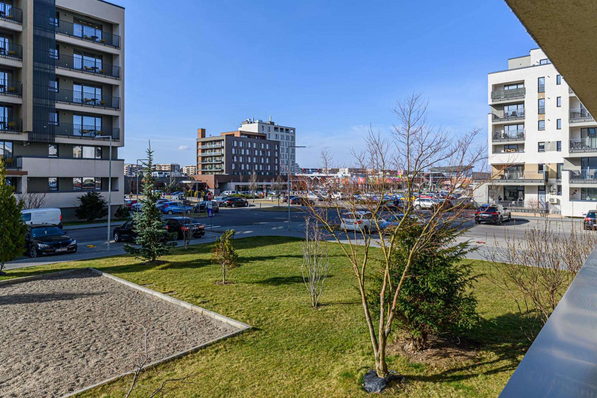 Apartment Jad - Luxury 3 & 2 In Kasper, Near Coresi Mall *