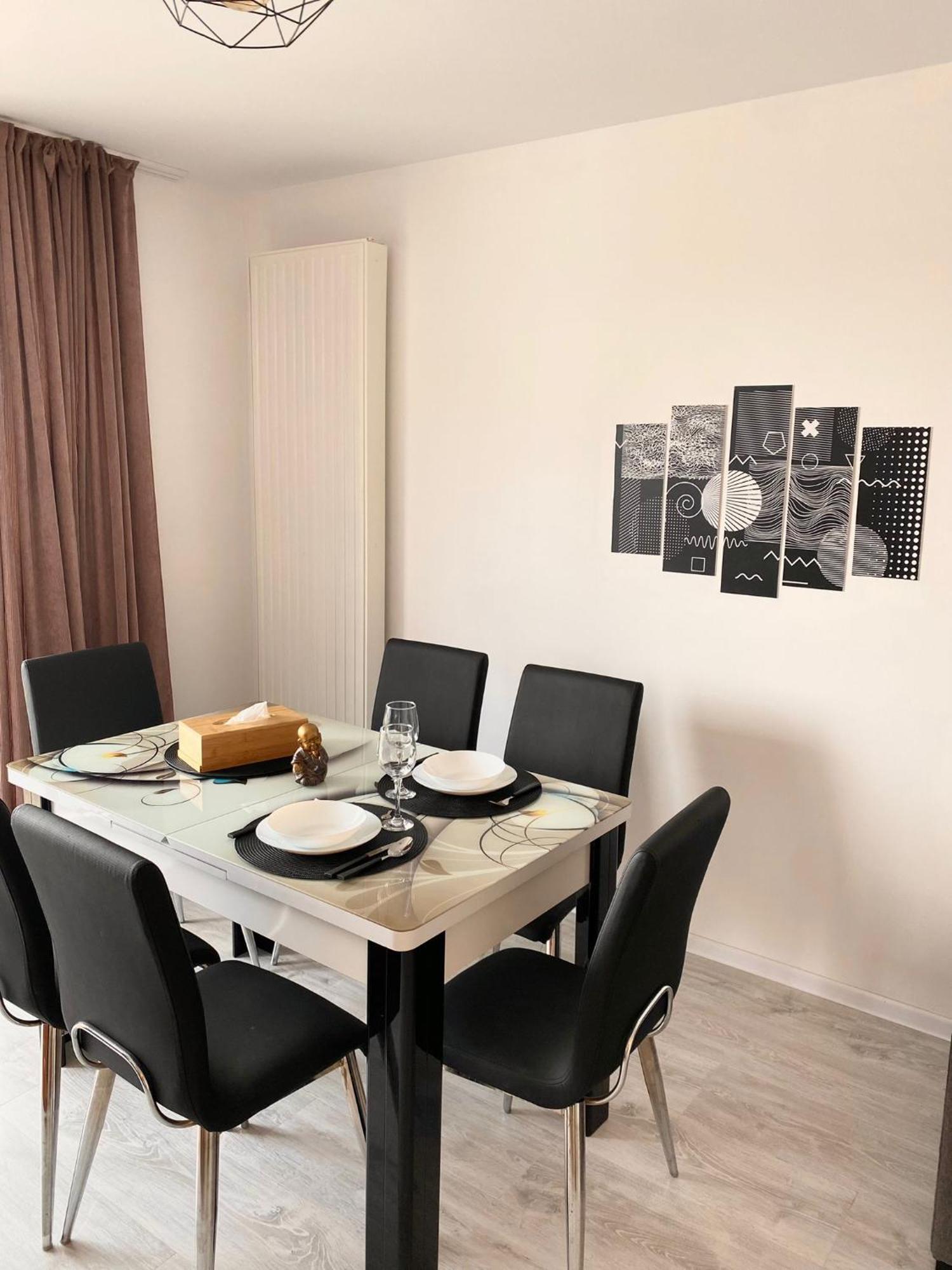 Jad - Luxury 3 & 2 In Kasper, Near Coresi Mall Apartment *