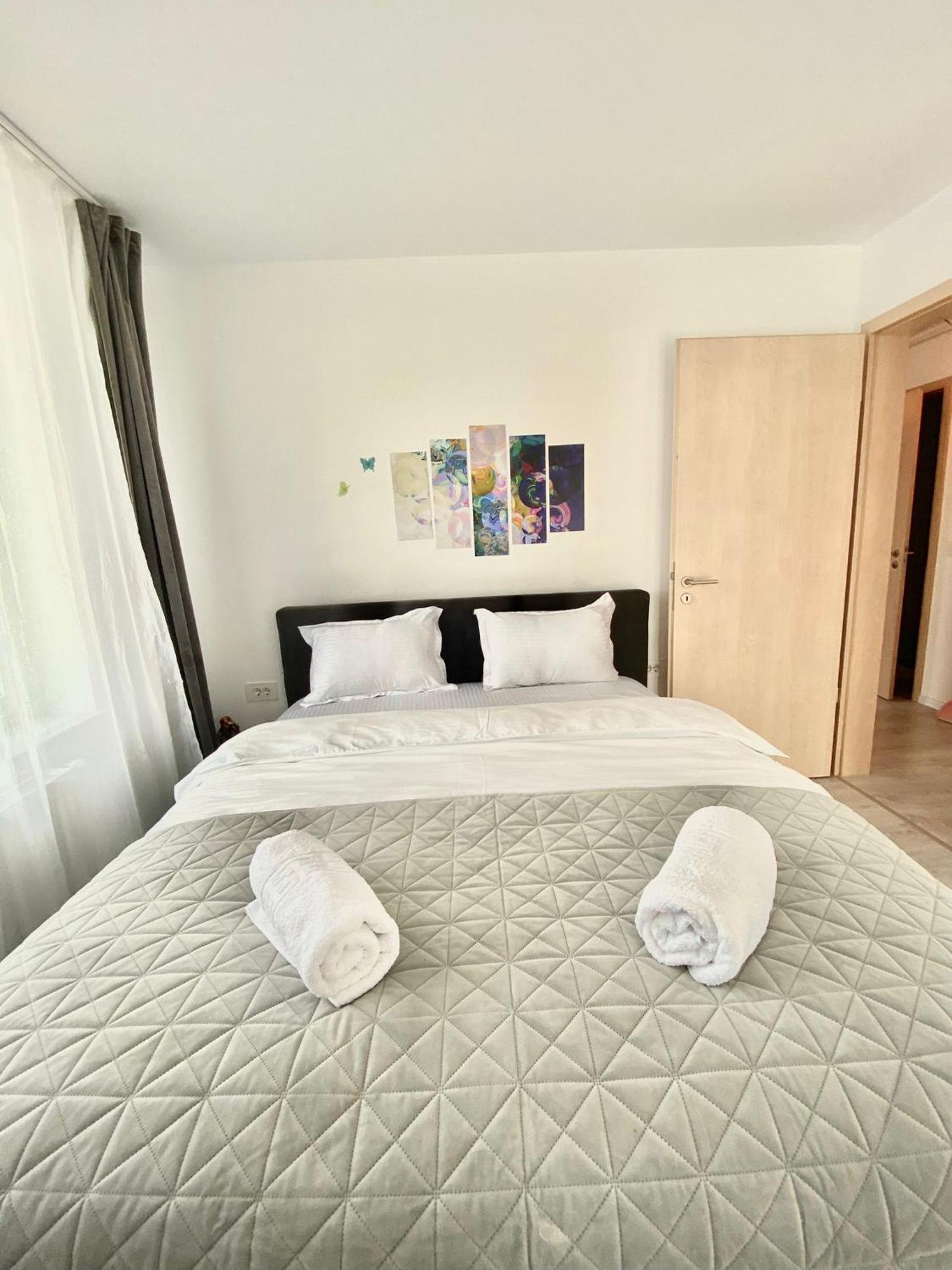 Apartment Jad - Luxury 3 & 2 In Kasper, Near Coresi Mall Brasov