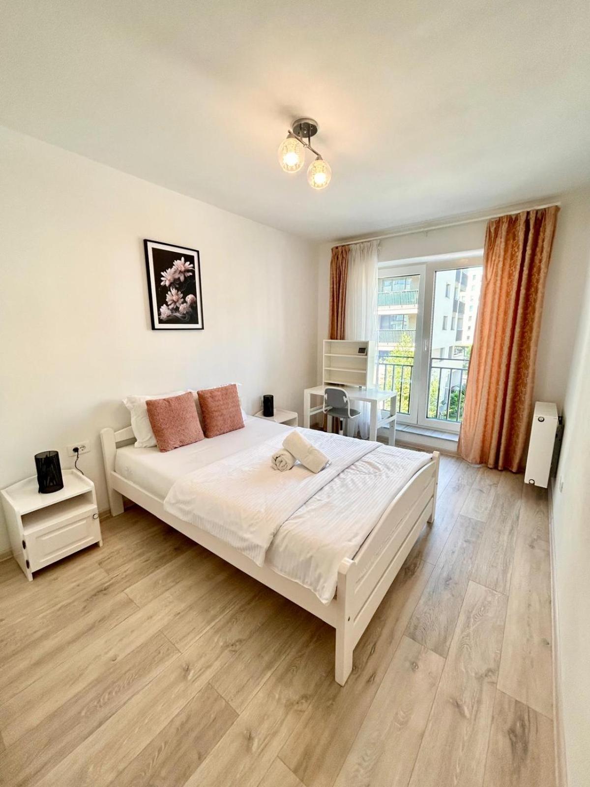 Jad - Luxury 3 & 2 In Kasper, Near Coresi Mall Apartment Brasov