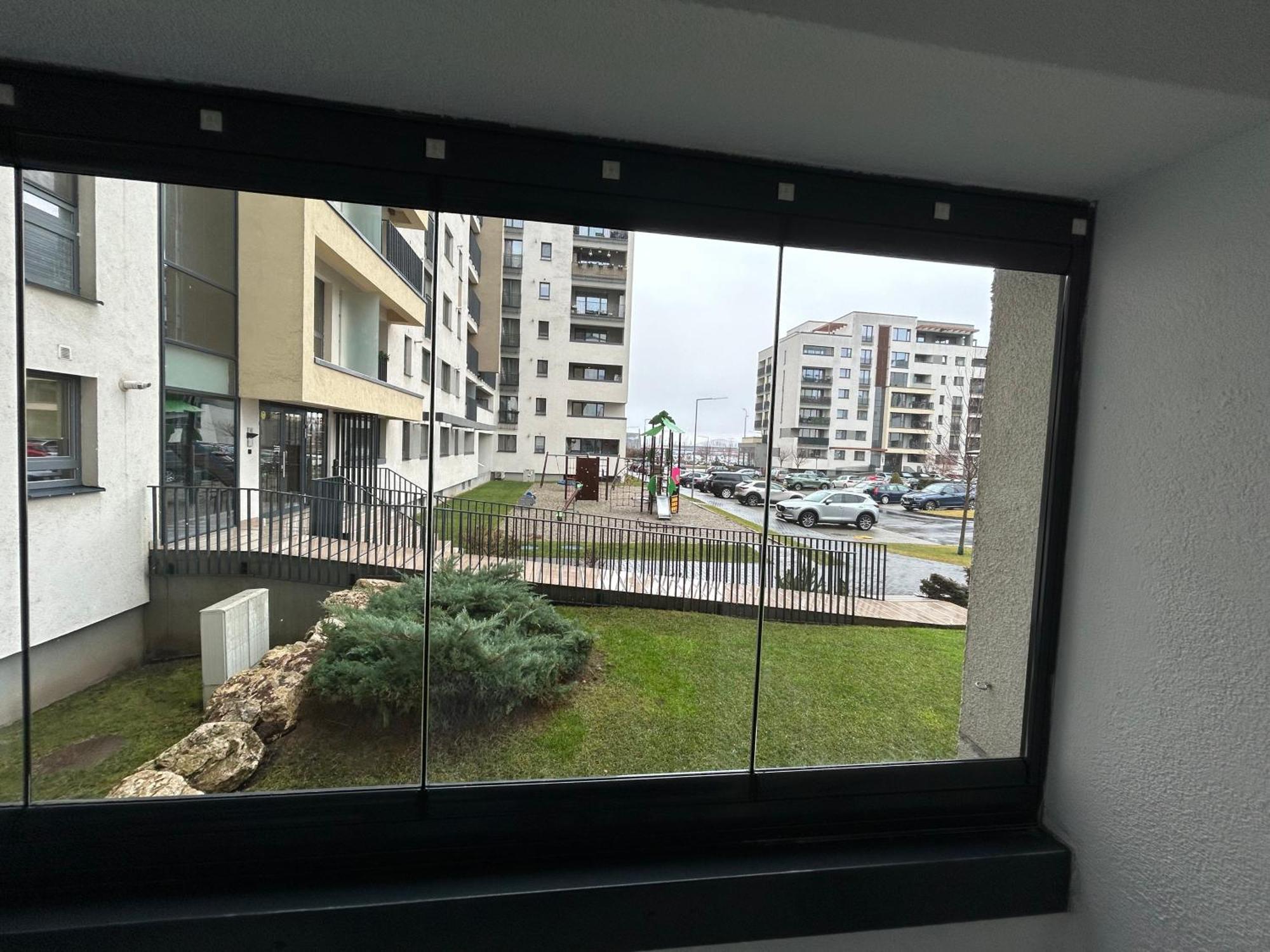 Jad - Luxury 3 & 2 In Kasper, Near Coresi Mall Apartment