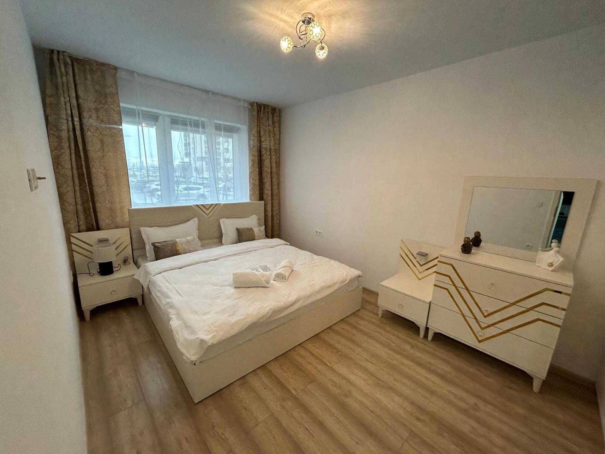 Jad - Luxury 3 & 2 In Kasper, Near Coresi Mall *