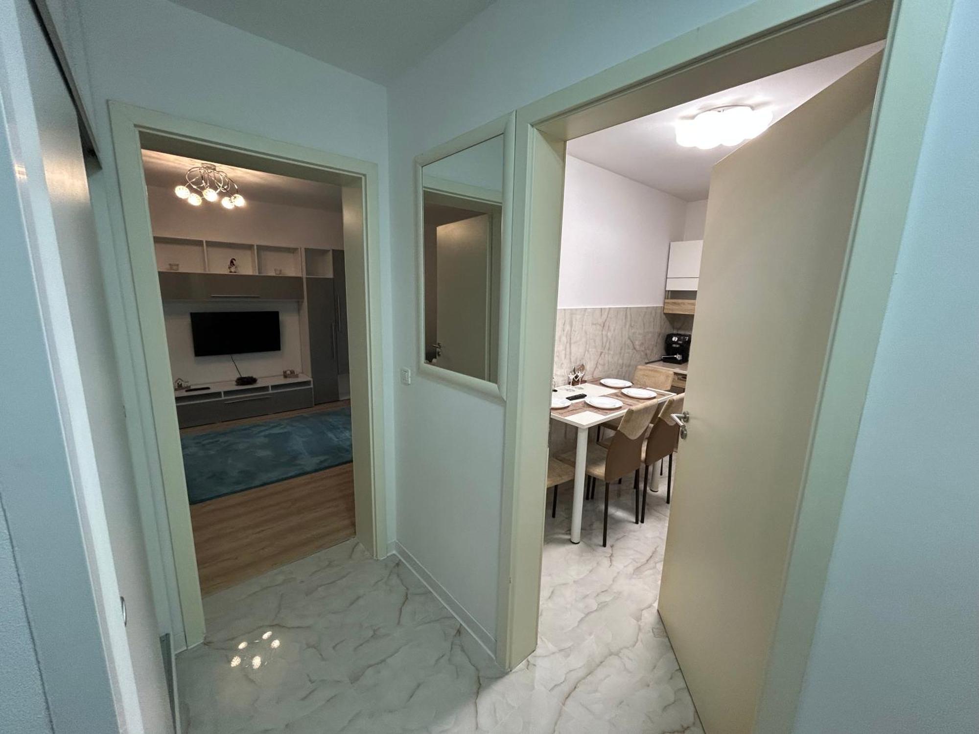 Jad - Luxury 3 & 2 In Kasper, Near Coresi Mall * Brasov