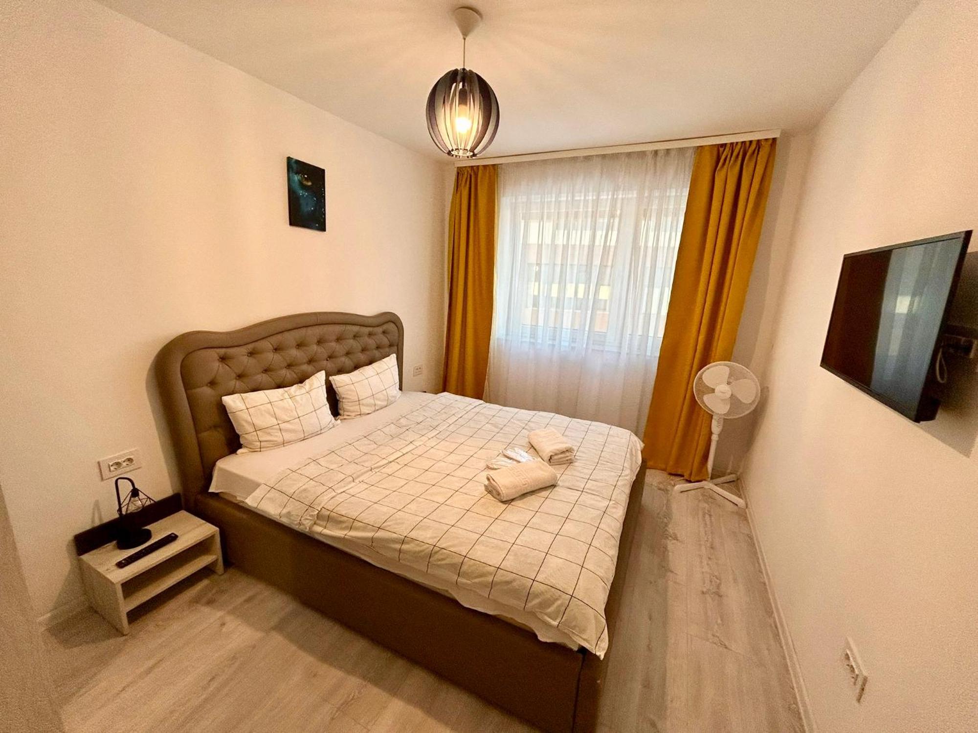 Jad - Luxury 3 & 2 In Kasper, Near Coresi Mall Apartment