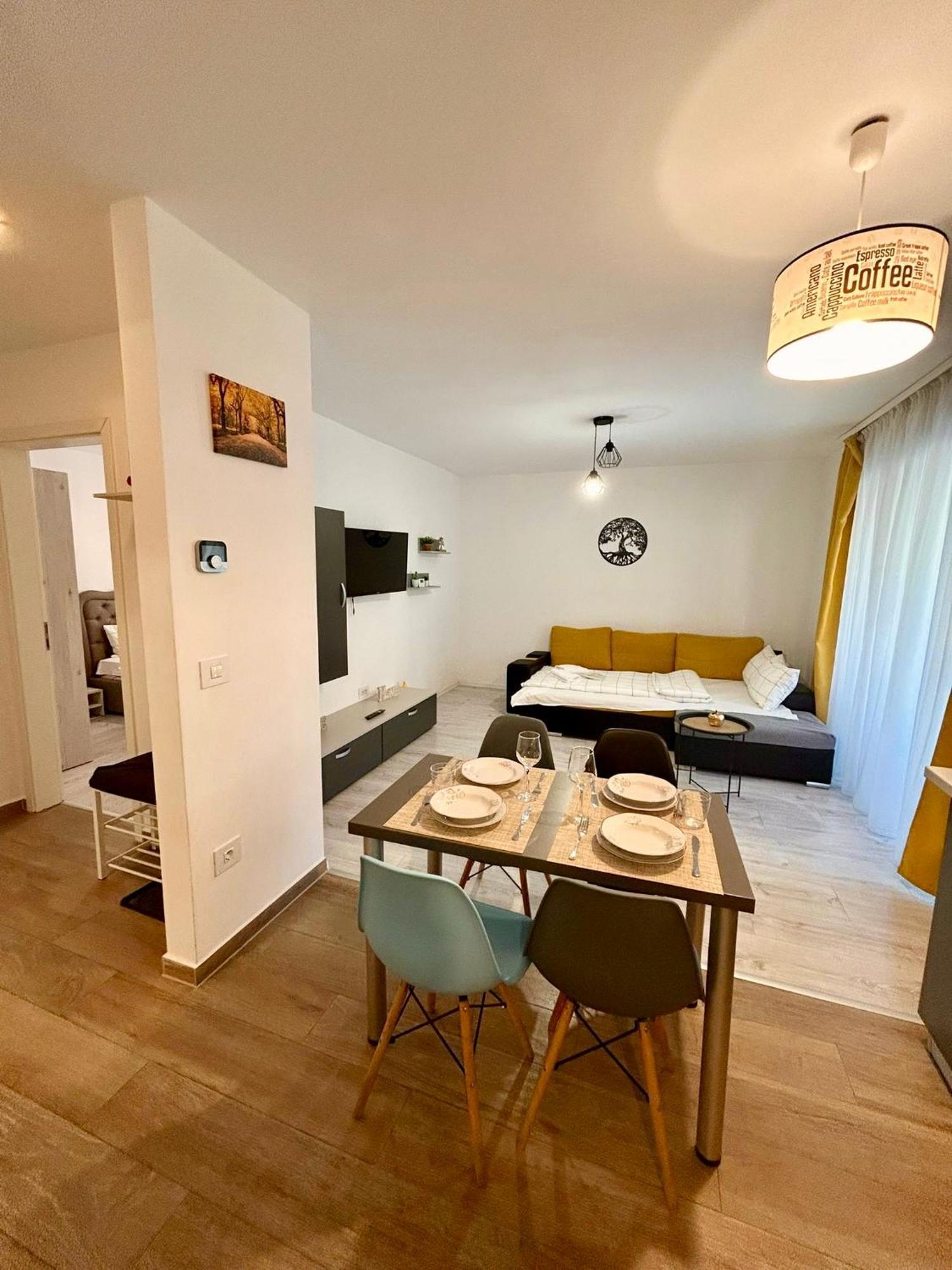 Apartment Jad - Luxury 3 & 2 In Kasper, Near Coresi Mall *