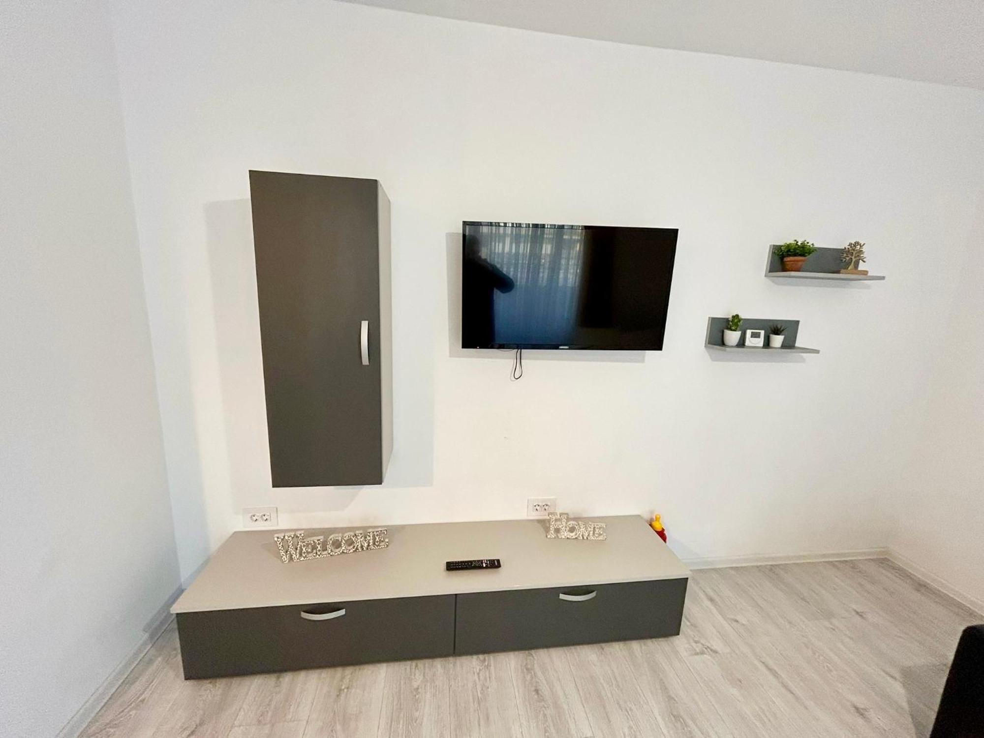 Apartment Jad - Luxury 3 & 2 In Kasper, Near Coresi Mall Brasov