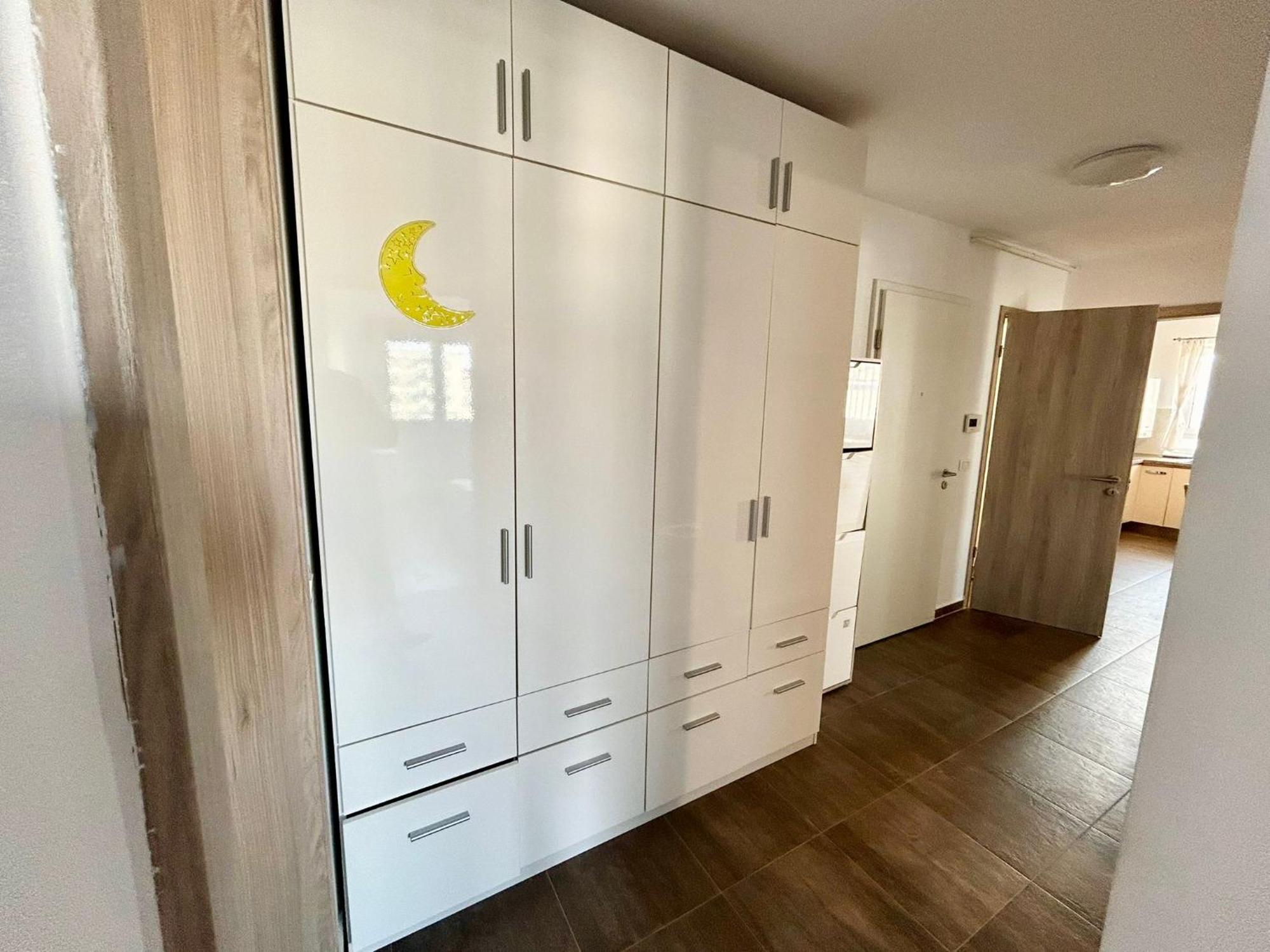 Jad - Luxury 3 & 2 In Kasper, Near Coresi Mall Apartment