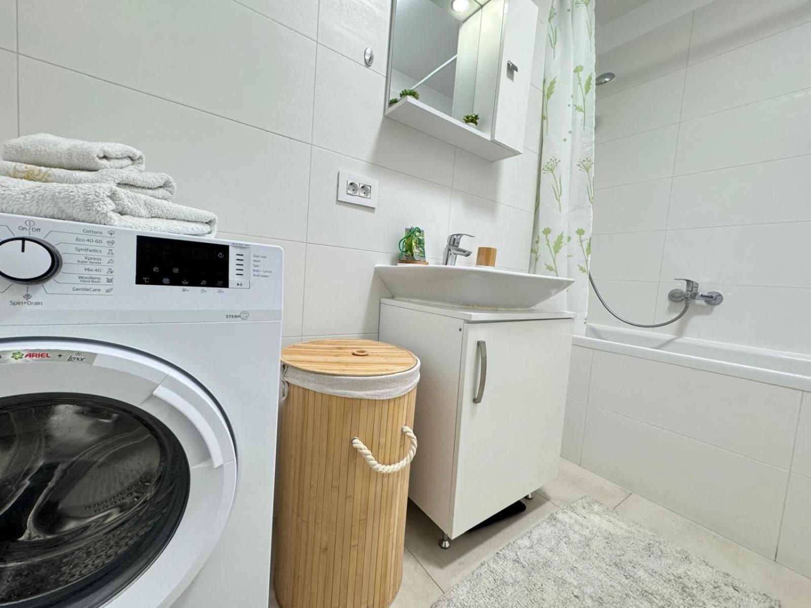 Jad Luxury 3 & 2 In Kasper, Near Coresi Mall * Brașov